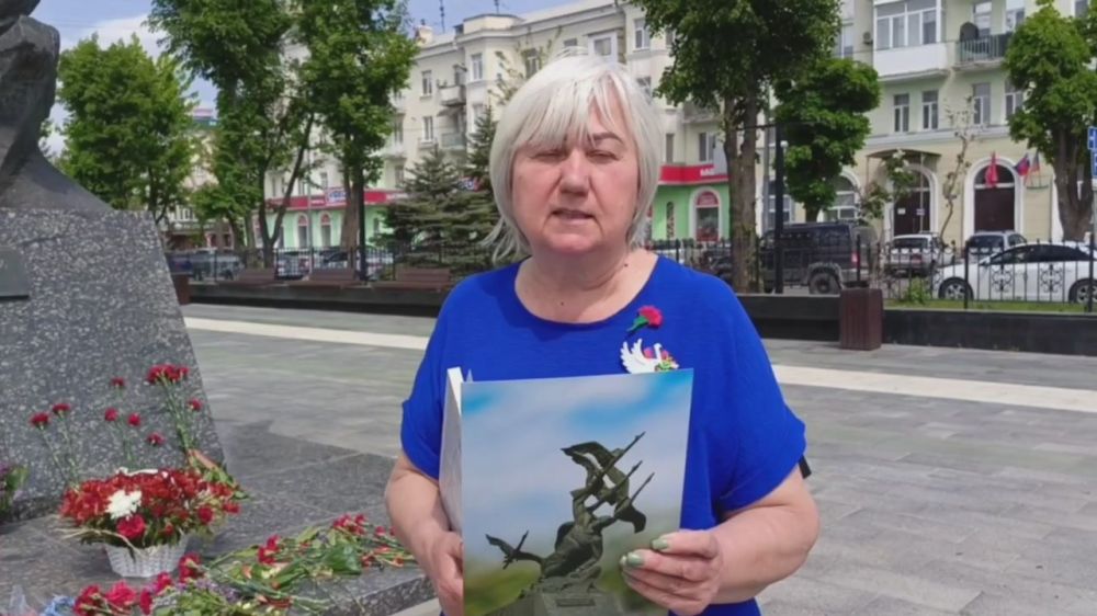 «Спасибо героям, спасибо солдатам, что мир подарили, тогда в сорок пятом!»