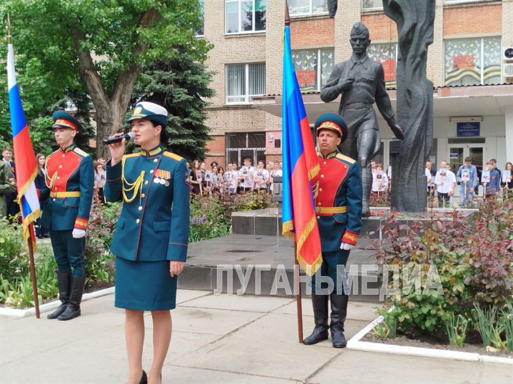 В Далевском университете прошёл митинг-реквием, посвященный 80-й годовщине Великой Победы
