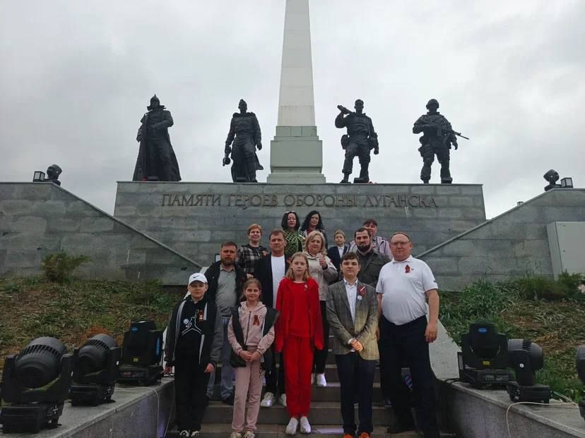 Отдаем дань памяти погибшим героям