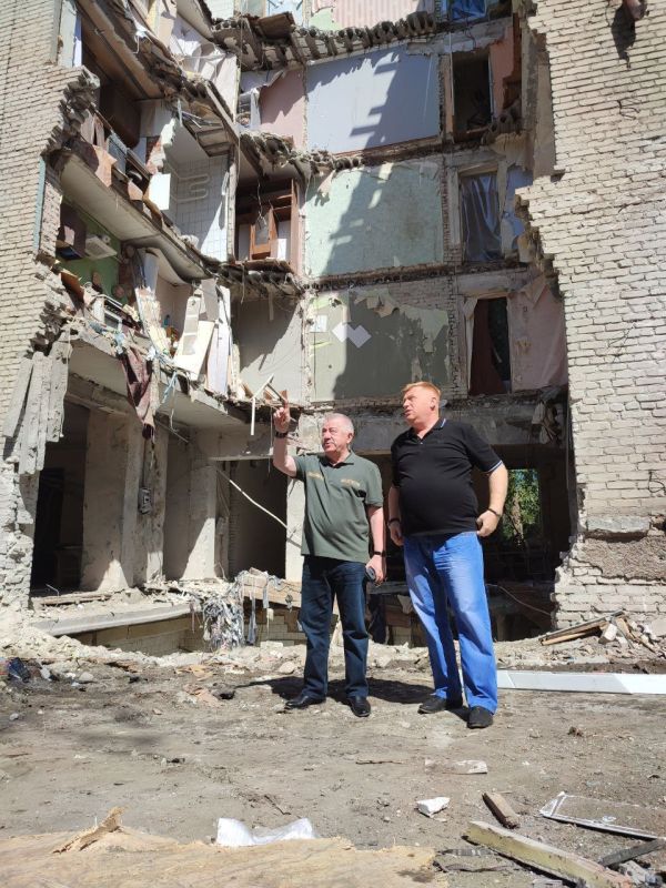 Виктор Водолацкий: Проверил ход восстановления многоквартирного жилого дома на квартале Ватутина в городе Луганске, повреждённого в результате ракетного удара укрофашистов