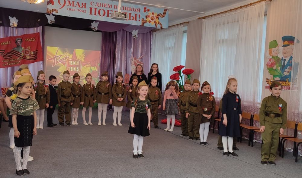 9 мая 1945 года уходит все дальше и дальше от нас в историю, но мы по-прежнему помним, какой ценой досталась Победа нашему народу, как любили, берегли и защищали Родину наши отцы и деды