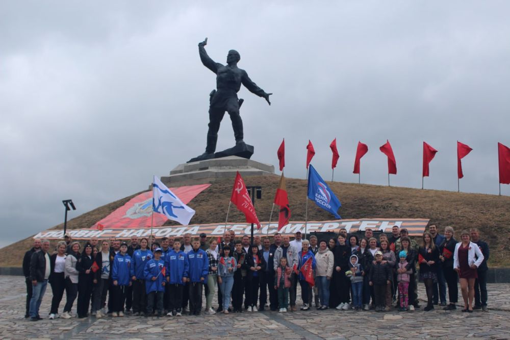 В рамках партпроекта «Историческая память» в канун празднования 80-летия Победы на Славяносербщине состоялся автопробег «Спасибо деду за Победу!»