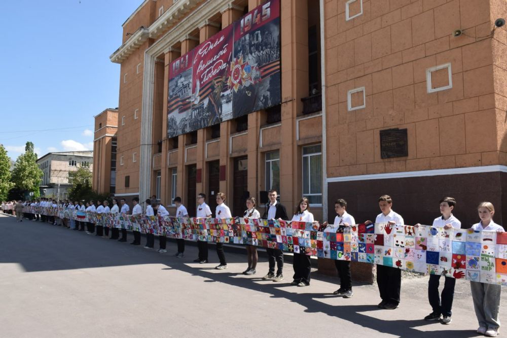 К акции «Полотно мира» присоединяется все больше городов