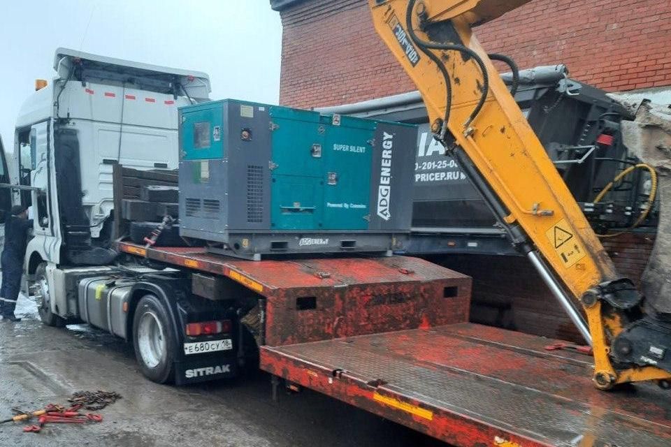 Экскаватор из Красноярска проедет через всю страну, чтобы помогать строителям Свердловска