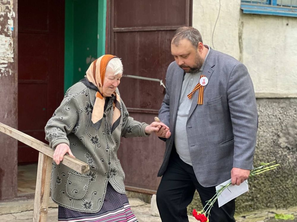 Поздравление ветеранов в канун 9 мая!