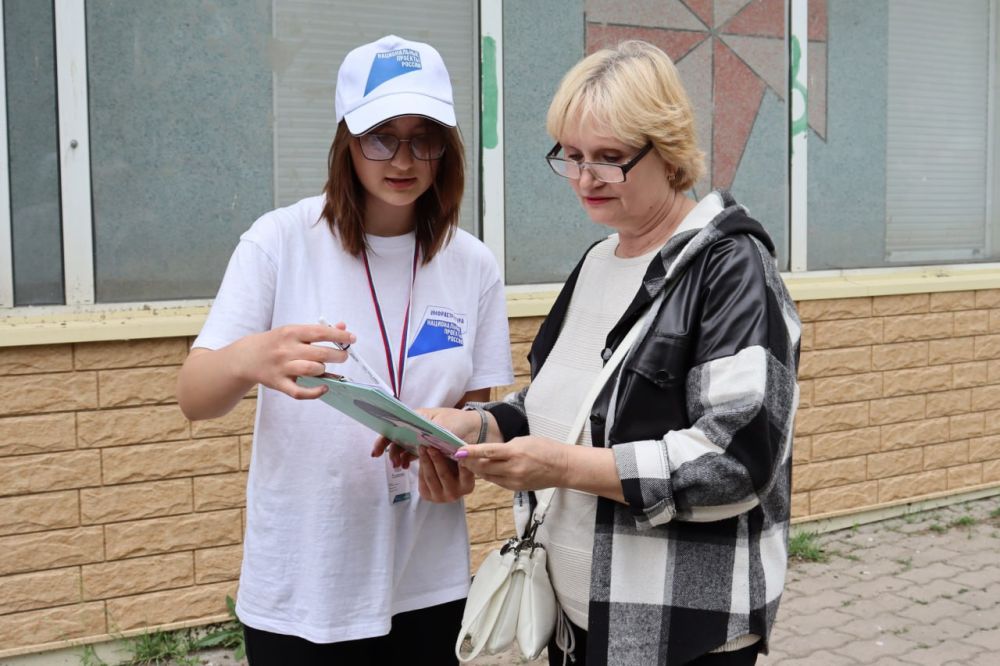 Андрей Сухачев: Волонтеры помогают жителям нашего округа принять участие во Всероссийском голосовании за объекты для благоустройства в рамках федеральной программы "Формирование комфортной городской среды"