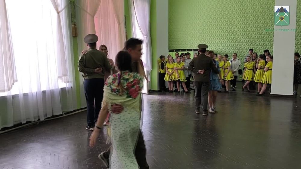 В канун 80-летия Великой Победы Брянка присоединилась к всероссийской акции "Вальс Победы"