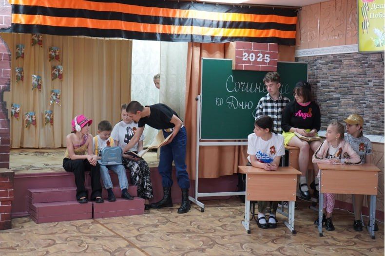 «Сочинение ко Дню Победы»: В Свердловском Семейном Центре почтили память героев и подарили праздник