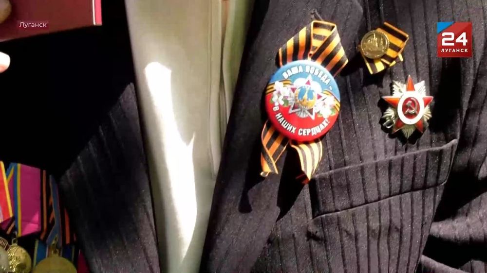 Трех ветеранов Великой Отечественной войны из Луганска поздравили с наступающим Днём Победы