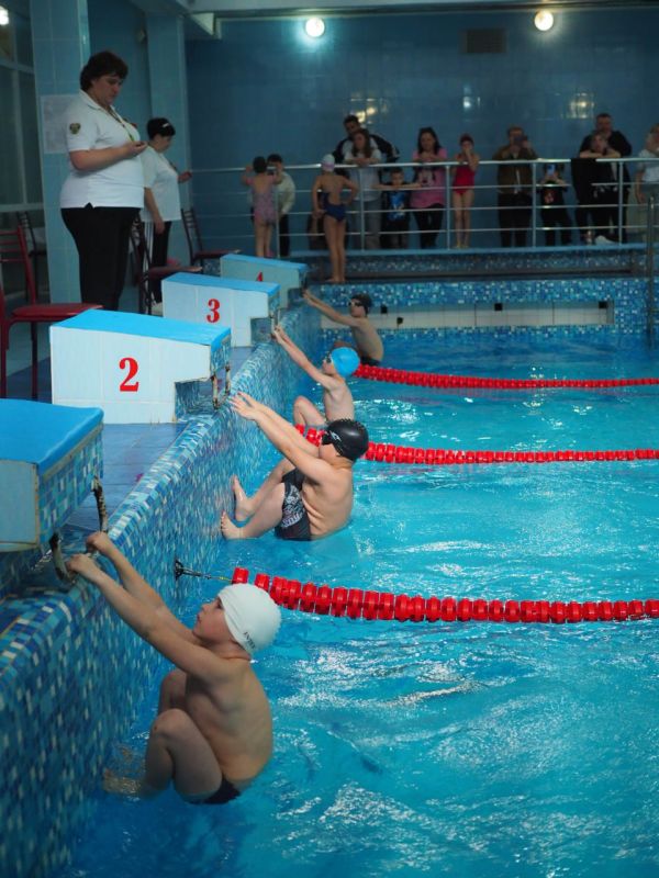 Пловцы Краснодонщины посвятили свои достижения празднику Великой Победы