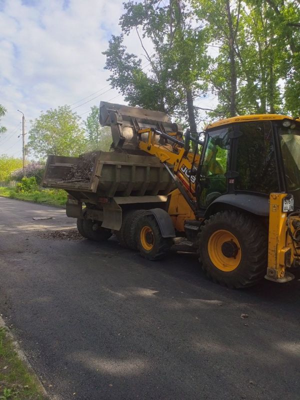 Сергей Козенко: В рамках благоустройства, с целью наведения чистоты и порядка, сотрудники МУП «ДЭУ» активно проводят работы по улучшению состояния наших улиц