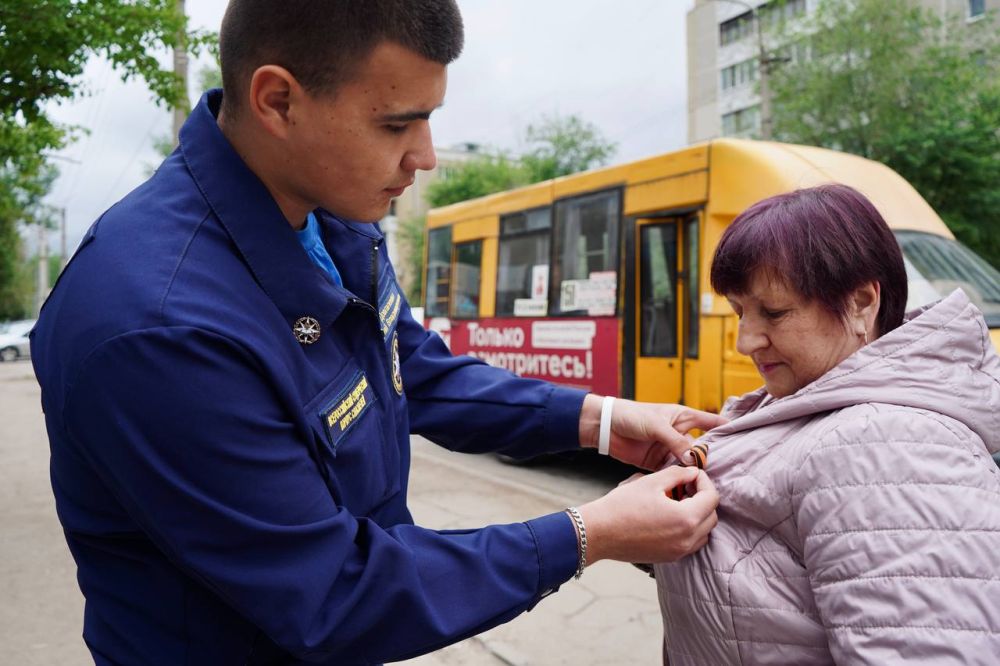 Георгиевская ленточка: акция, объединяющая поколения