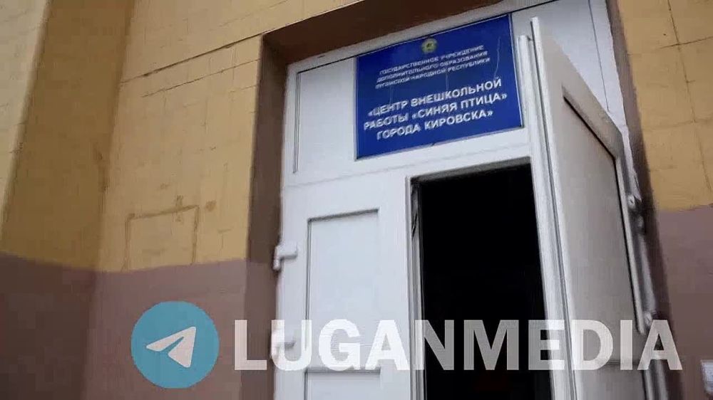 Праздничная программа ко Дню Победы прошла в Кировском центре внешкольной работы «Синяя птица»