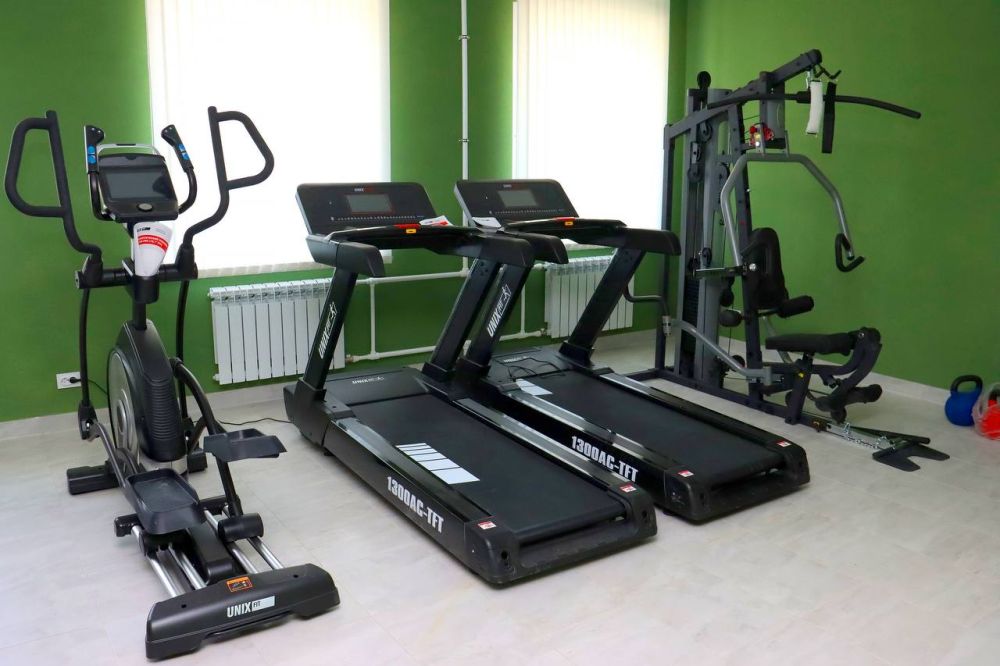 Марат Хуснуллин проконтролировал ход ремонта Военного учебного центра в Луганске