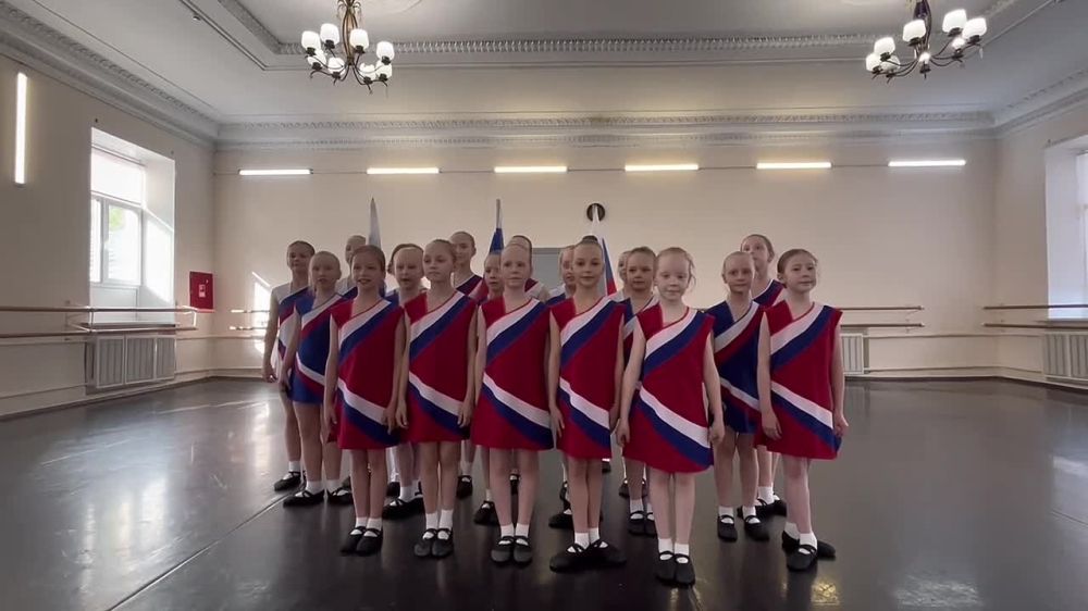 Костромской Дворец творчества и Меловский ЦДЮТ приняли участие в танцевальном флешмобе