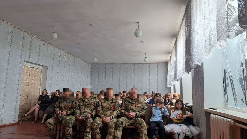 В "Станично-Луганской средней школе имени Грекова П.М. " прошёл торжественный концерт, посвящённый 80-летию Великой Победы