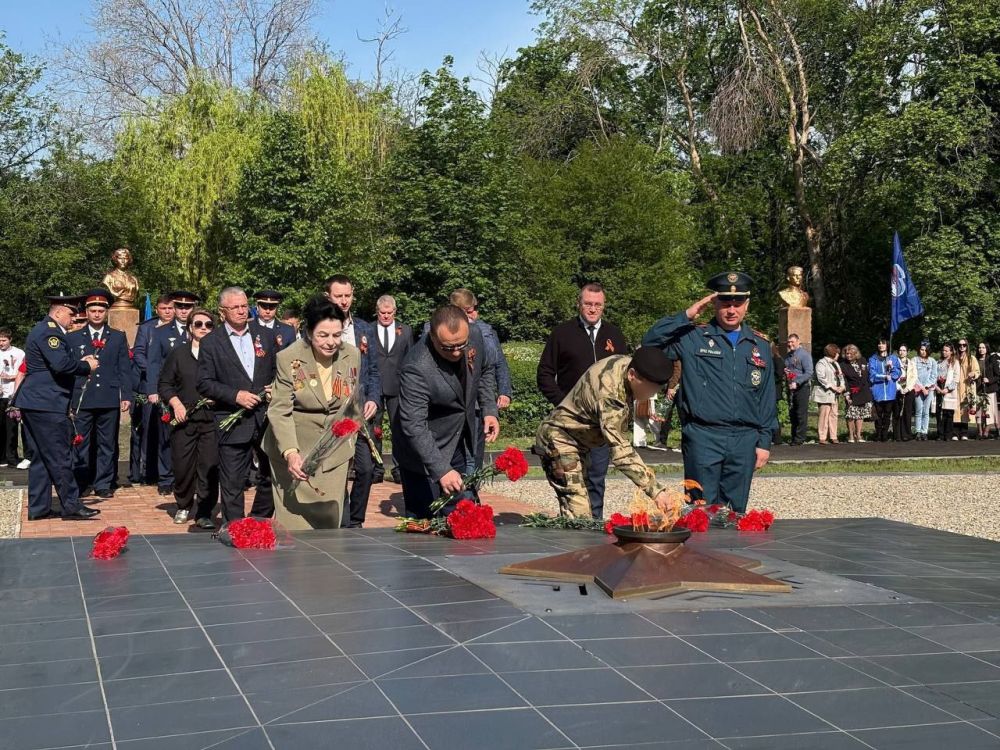 Принял участие в мероприятии посвящённом 80-й годовщине Победы в Великой Отечественной войне которое состоялось в Красном Луче