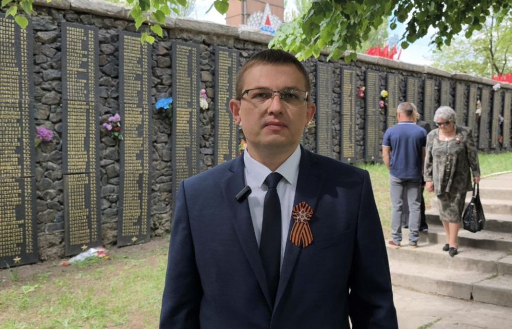 Спасибо деду за Победу!. Глава Брянки Евгений Морозов рассказал об участии своего деда в Великой Отечественной войне и поздравил жителей всей России Горжусь своим дедом Теньковым Алексеем Петровичем