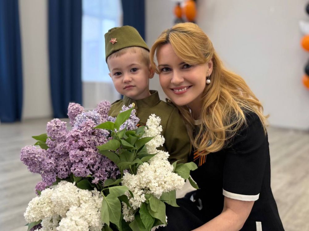 «Внимание, говорит Москва! Великая Отечественная война, которую вел советский народ против немецко-фашистских захватчиков, победоносно завершилась. Германия полностью разгромлена»