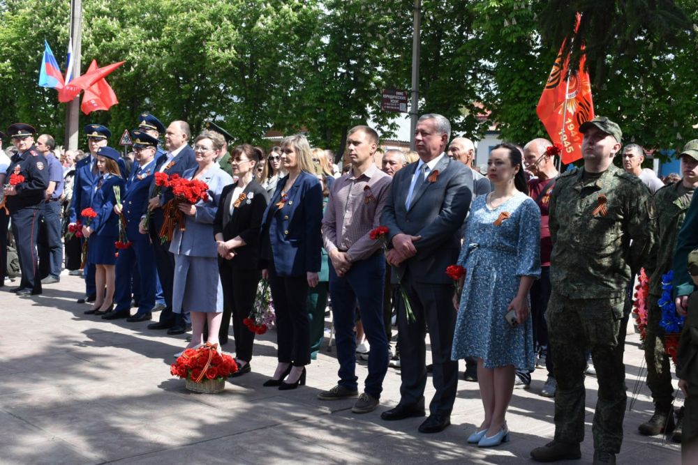 Виктория Кайдалова: Сегодня в пгт Новопсков состоялся торжественный митинг, посвящённый 80-летию Великой Победы нашего народа в Великой Отечественной войне!