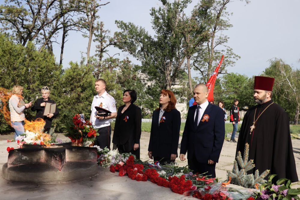 «И годы вам не принесут забвенья!» В День Великой Победы в Северодонецке возложили цветы к Мемориалу Славы