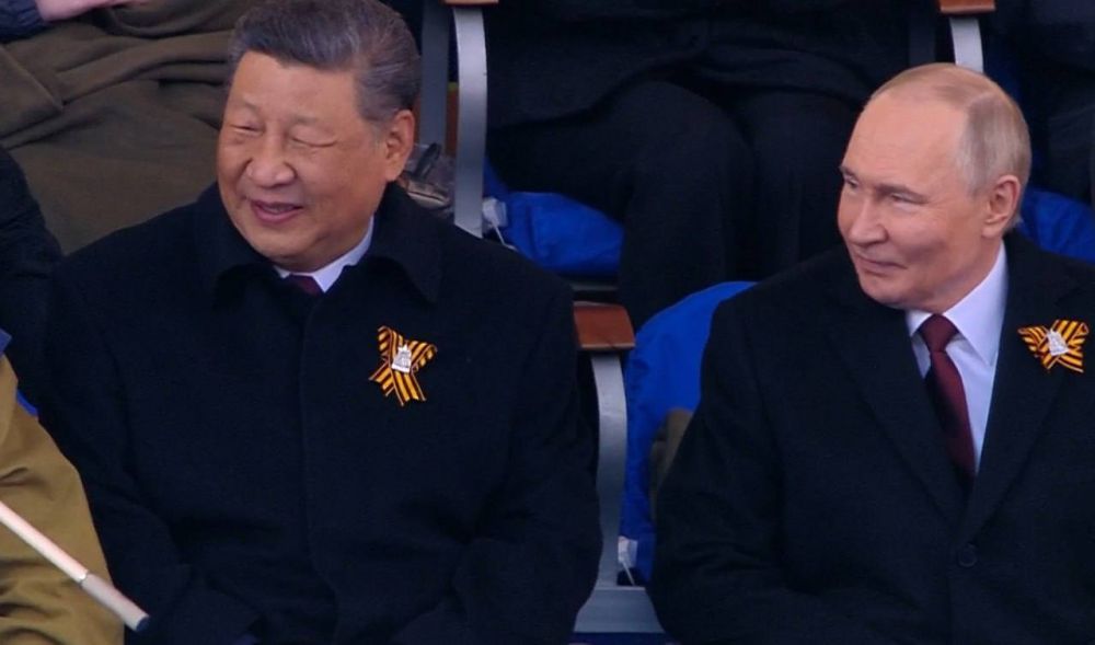 29 глав делегаций иностранных государств присутствуют вместе с Владимиром Путиным на военном параде на Красной площади В параде принимает участие более 11,5 тысячи военнослужащих, 1500 из которых – участники специальной...