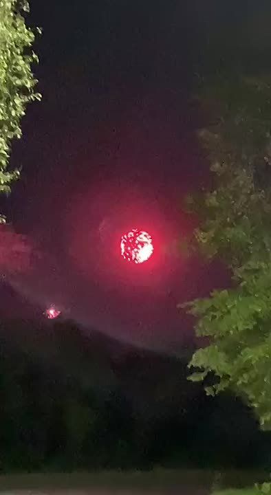 День Победы завершается в Луганске праздничным фейерверком