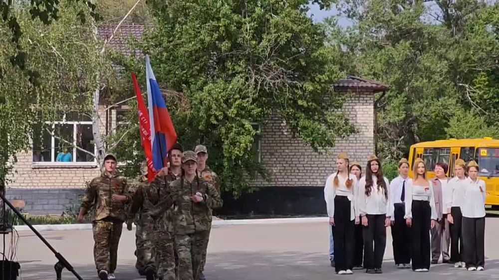 Сегодня, в этот знаменательный день, 9 мая, Станично-Луганская средняя школа с. Валуйское отмечает великий праздник — День Победы