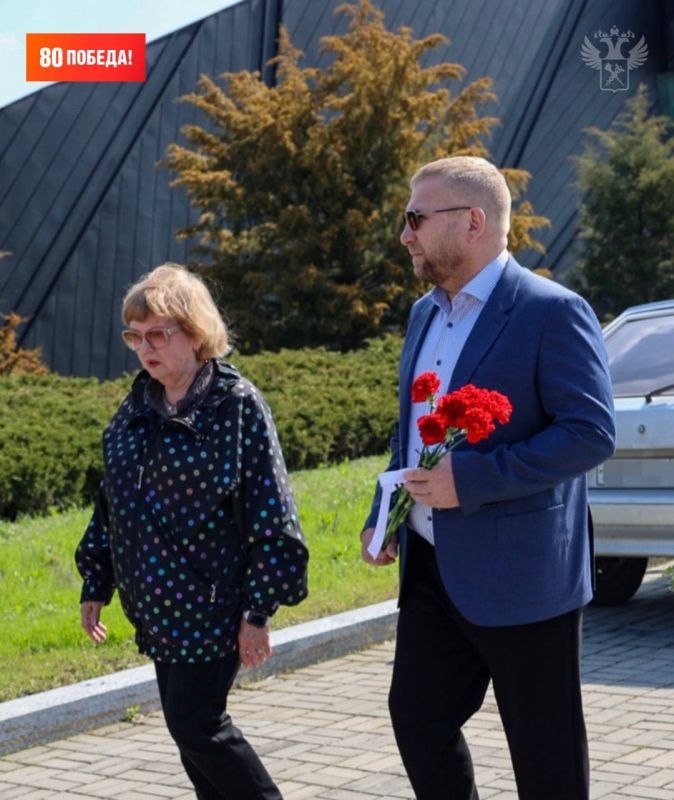 Руководитель ФТС России Валерий Пикалёв посетил мемориал «Аллея ангелов»