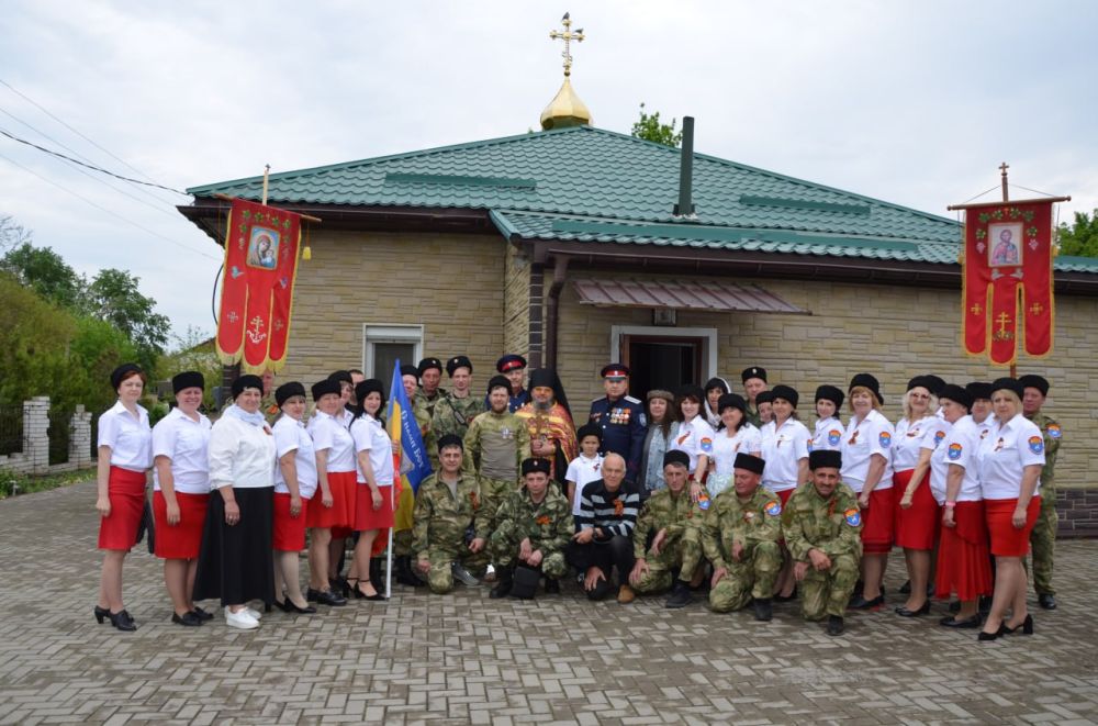 В День Победы, 9 мая, казачье общество "Станица Кременная" являет собой образец верности своему народу!
