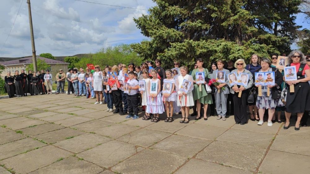 Сегодня учащиеся Нижненагольчикской средней школы имени В.В. Шевченко активно участвовали в праздновании юбилея — 80-летия победы в Великой Отечественной Войне