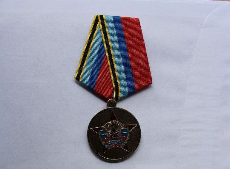 В преддверии празднования 9 мая, Дня Победы, Глава Администрации муниципального округа Резникова Лариса Васильевна и Председатель Совета Нечепуренко Юрий Александрович и нанесли визит участнику специальной военной операции...