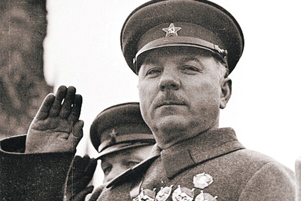 Наверное, нет луганчан, которым неизвестен земляк, дважды Герой Советского Союза и Герой Социалистического Труда Климент Ворошилов