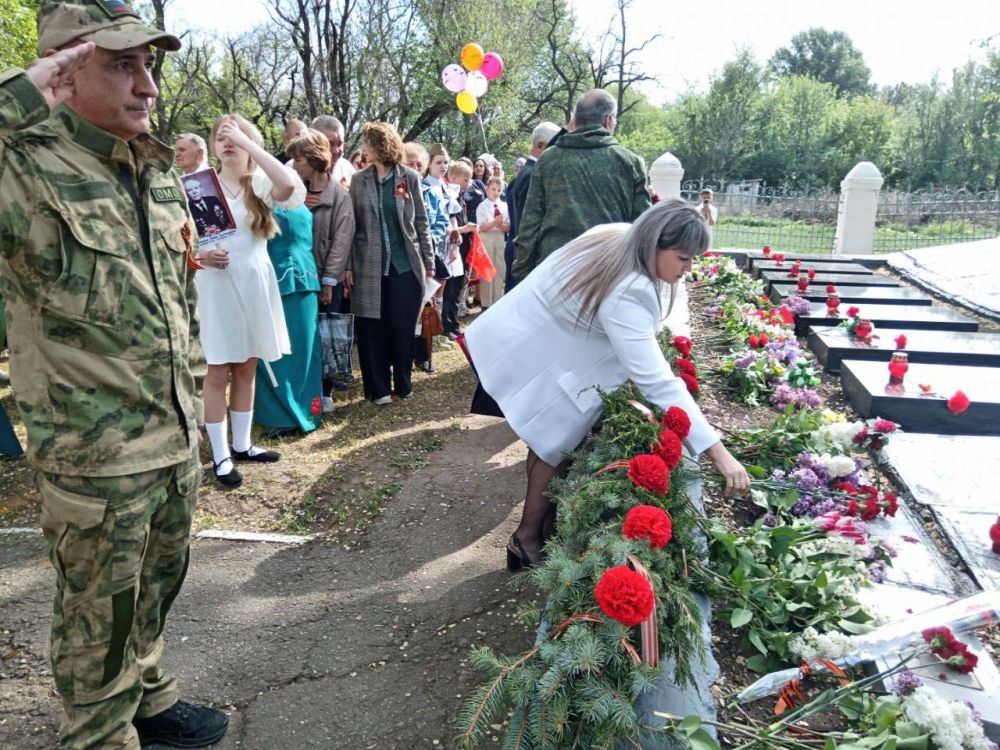 В поселке Новосветловка присоединились к акции «Единой России» «80 тысяч шагов к Победе»
