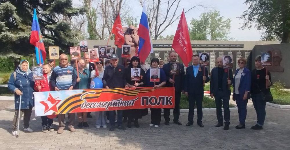 Сергей Колягин: Сегодня по всей территории городского округа жители возлагали венки и цветы к мемориалам, памятникам и братским могилам, где захоронены советские воины – наши земляки, погибшие при обороне и освобождении...