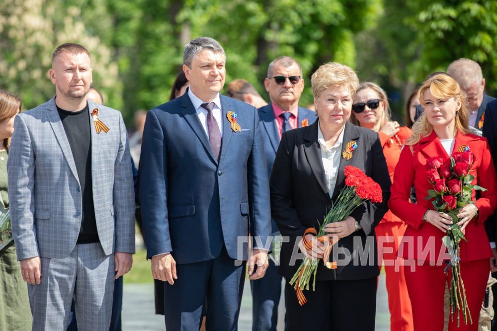 В центре Луганска прошли традиционные мероприятия, посвященные Дню Победы