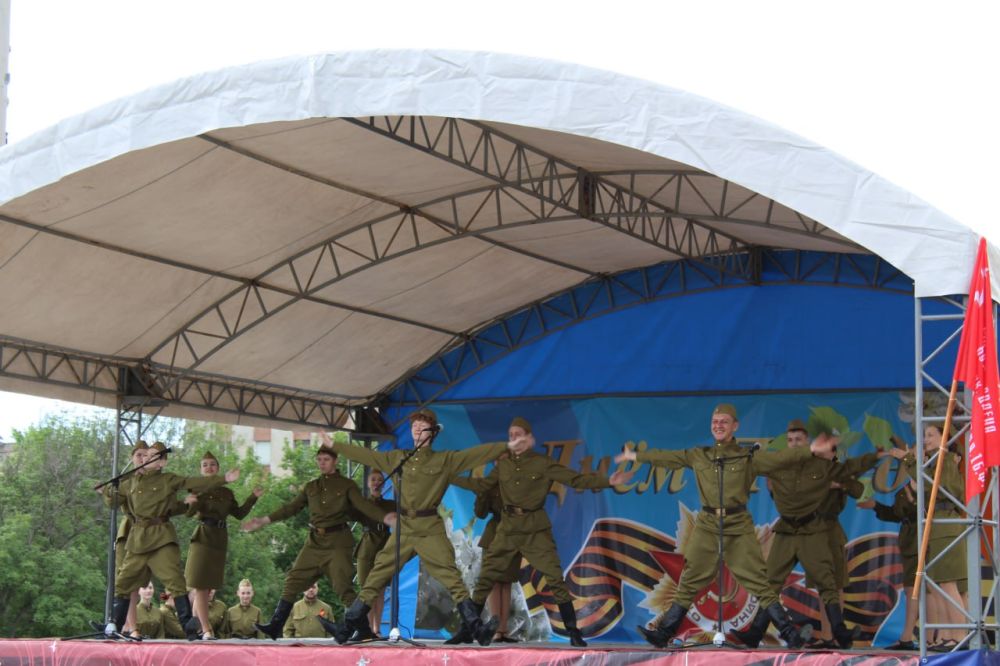Сергей Козенко: Сегодня в Краснодоне, на священной площади нашего города, мы собрались, чтобы отметить День Победы в Великой Отечественной войне