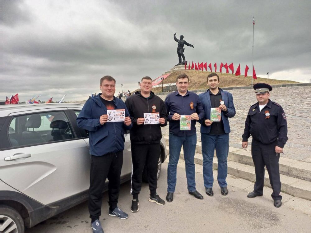 Сотрудники ГИБДД Славяносербского округа обеспечили безопасность во время проведения автопробега ко Дню Победы