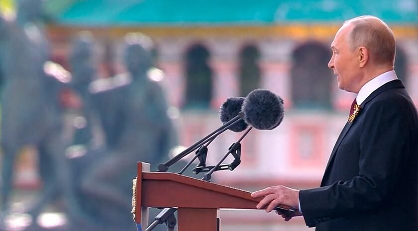 Президент РФ Владимир Путин выступил с речью на параде Победы