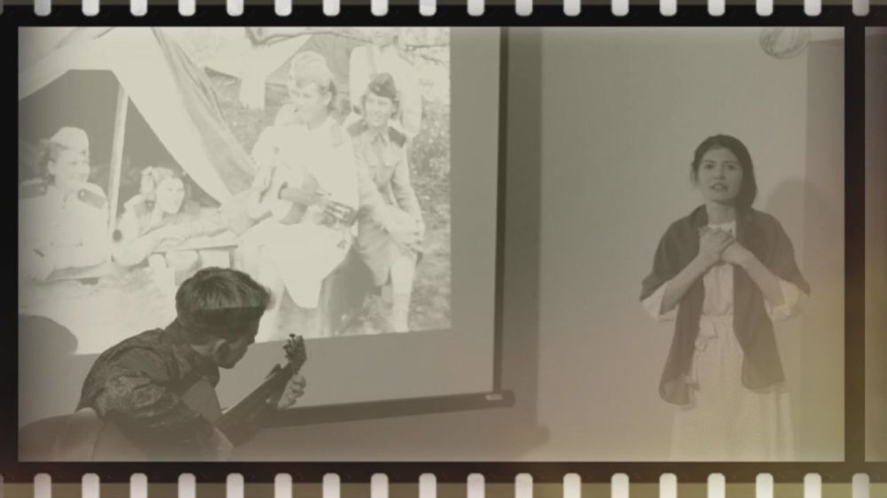 Главная медицинская сестра Такташева Кристина Алексеевна совместно с медбратом хирургического отделения Захаром Маткиным "Луганская городская клиническая многопрофильная больница N1" исполнили песню «Синий платочек» музыка...