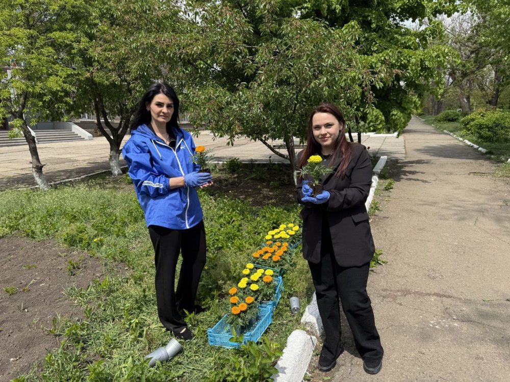 Женщины Единой России проводят акции по благоустройству Красного Луча