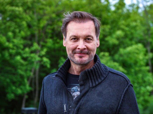 Заслуженный артист РФ Аскар Абдразаков: «Луганск стал намного лучше, люди стали больше улыбаться»