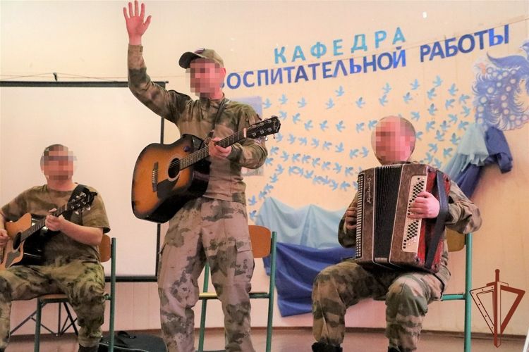 Концертная бригада ансамбля песни и пляски Приволжского округа Росгвардии выступила в ЛНР