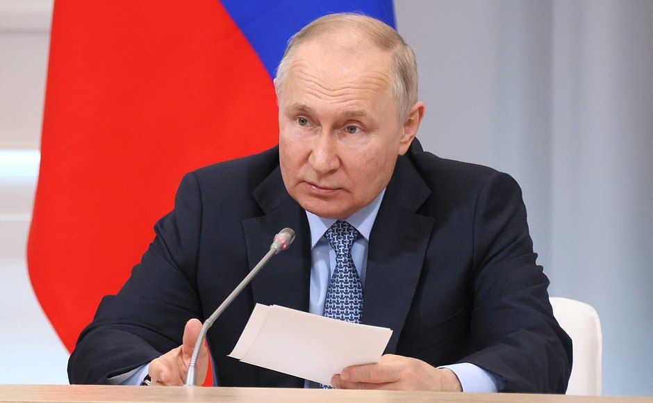 Владимир Путин разбил всю игру Киева одной прямой инициативой: если хочешь мира, садись за стол переговоров