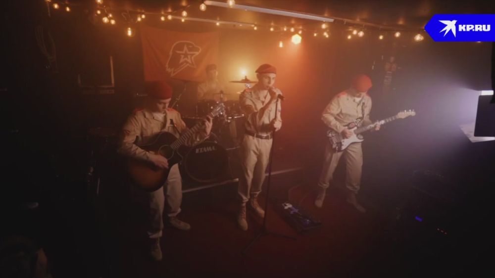 "Мы идем вперед, нас не сломают": Юнармейцы из Луганска представили клип ко Дню ДНР и ЛНР