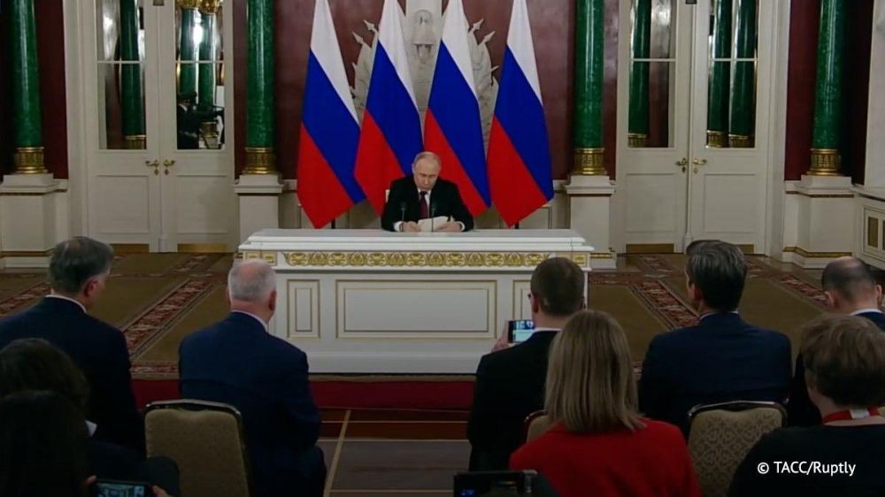 Владимир Путин: «За эти 3 дня перемирия происходило то, что вы тоже видели, это было ясно, было предпринято 5 целенаправленных попыток нападения на госграницу»