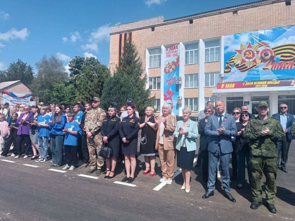 Светлана Гизай: Луганская Республика- Страна моя родная! Раскинулась просторами От края и до края!