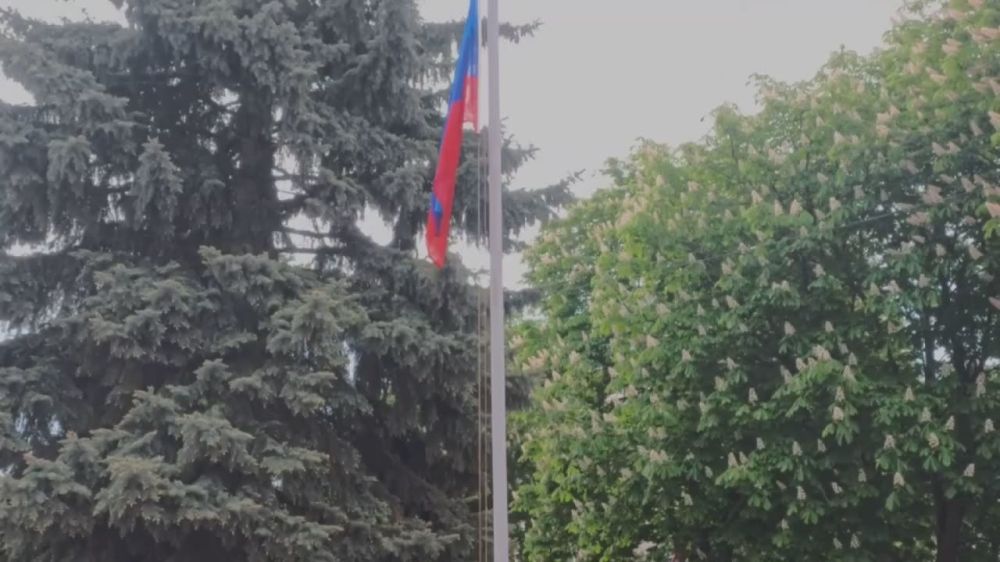 Сергей Колягин: В День Луганской Народной Республики в Первомайске состоялась торжественная церемония поднятия флага нашей Республики