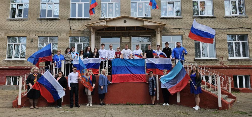 Активисты Единой России провели яркий шлешмоб