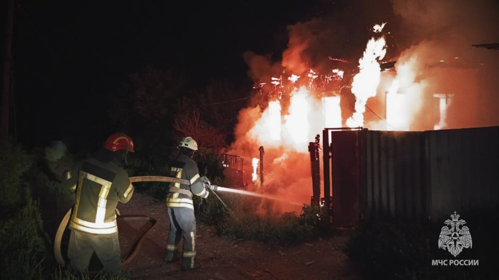 Пенсионер погиб на пожаре в Лисичанске, сообщили в ГУ МЧС России по Республике